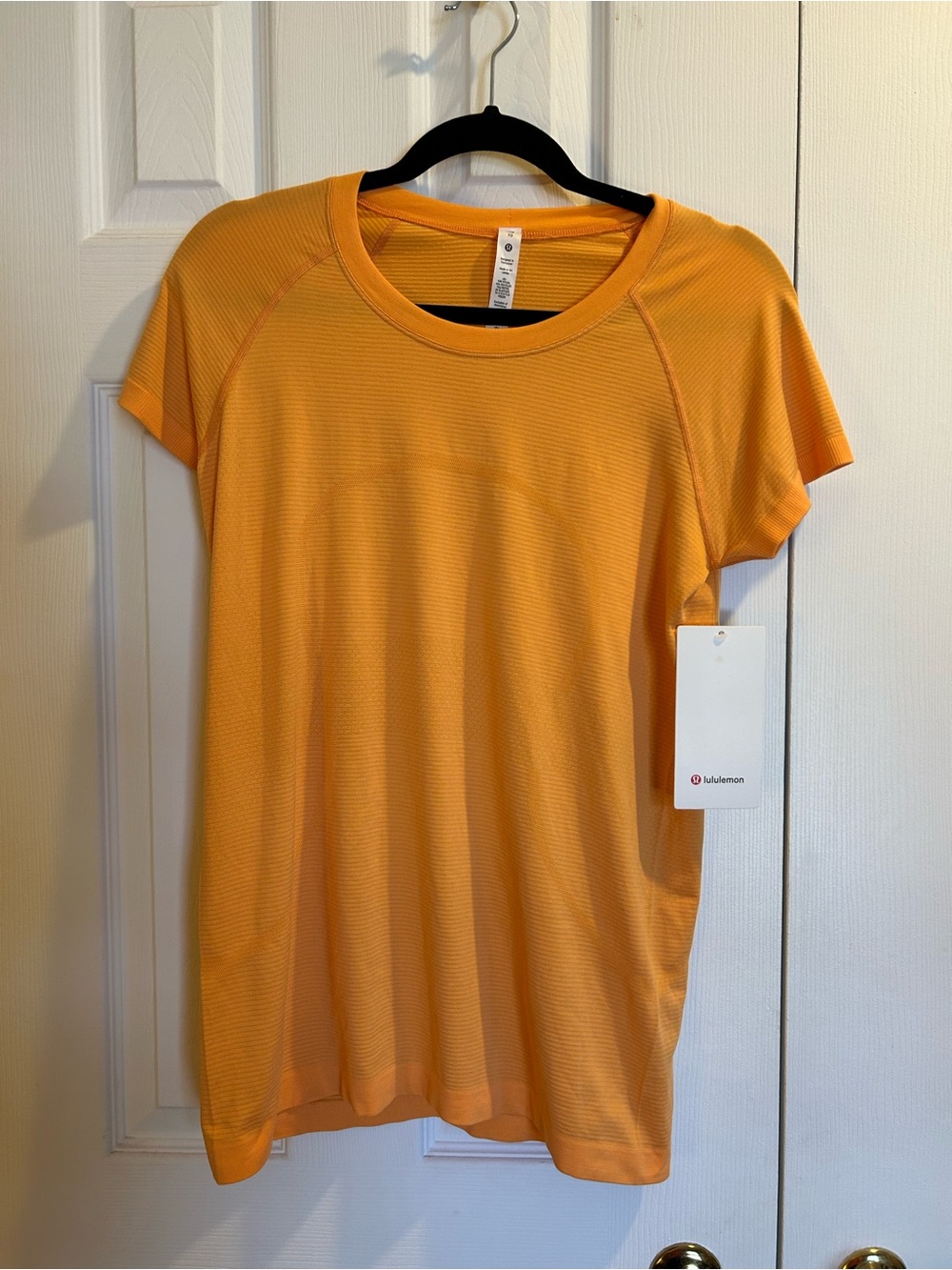 NWT lululemon athletica Swiftly Tech Short Sleeve Shirt 2.0 in Clementine, SZ 10